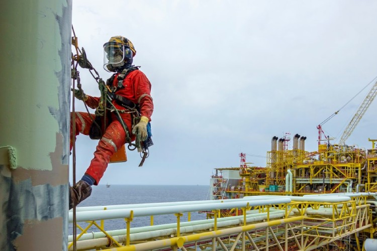 The Importance of Safety and Risk Management in Oil & Gas Operations